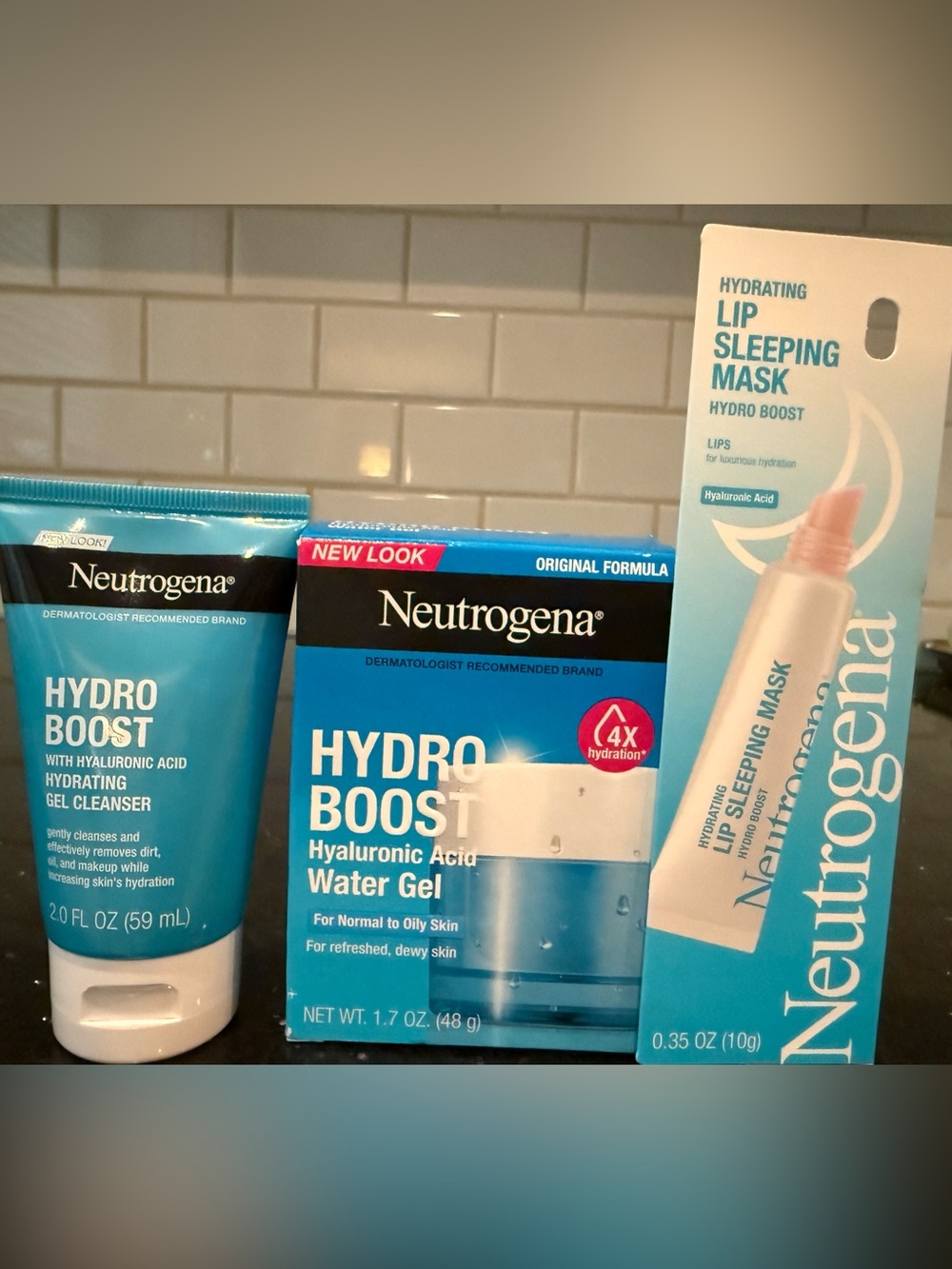 Neutrogena Hydro Boost – Lip Sleeping Mask,  Water Gel Moisturizer, Gel Cleanser
